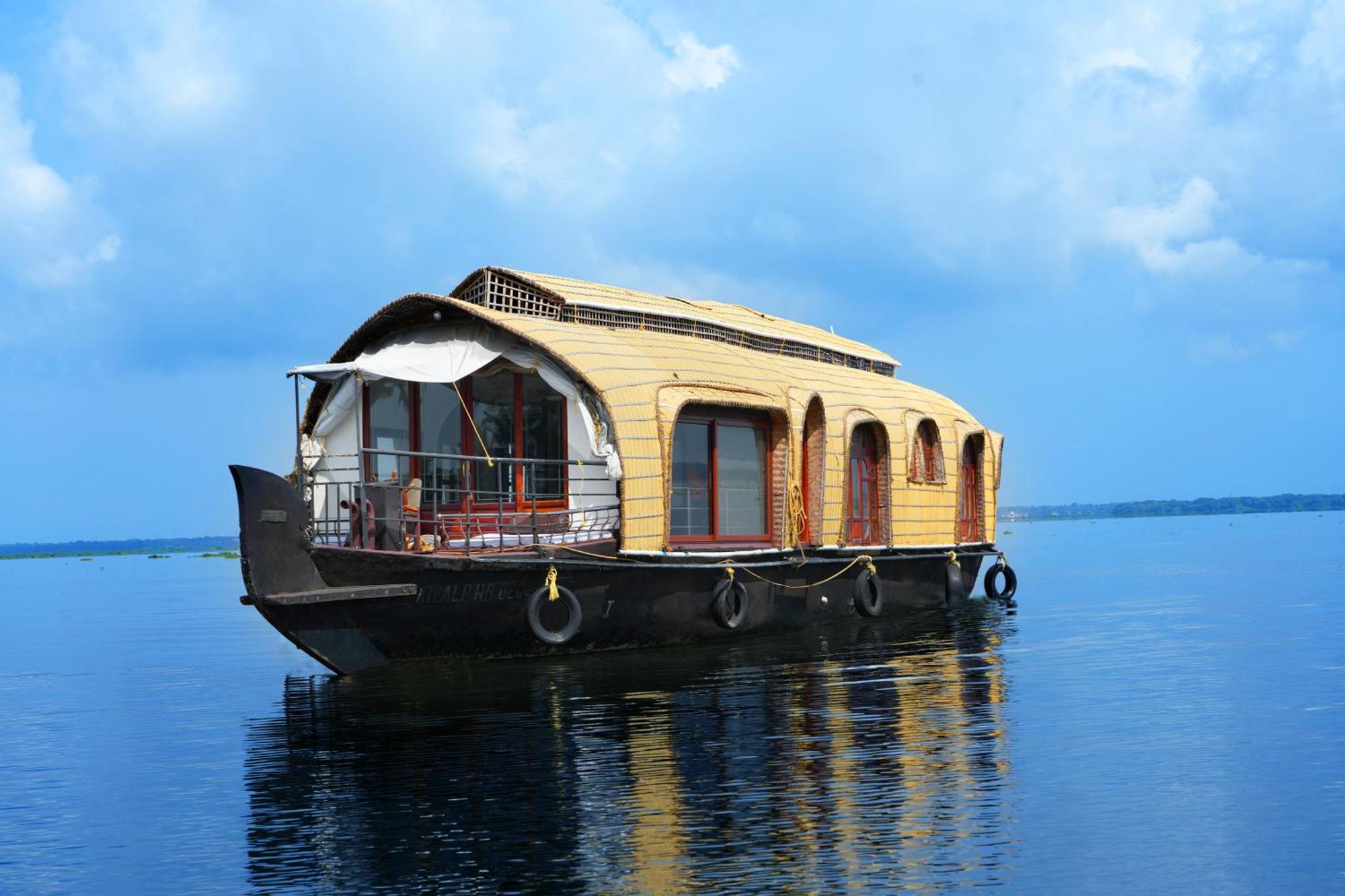 Отель Aqua Castle Houseboat - By Aqua Jumbo Houseboats Alappuzha Экстерьер фото
